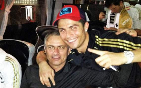 Cristiano Ronaldo and José Mourinho, great friends at the aeroplane