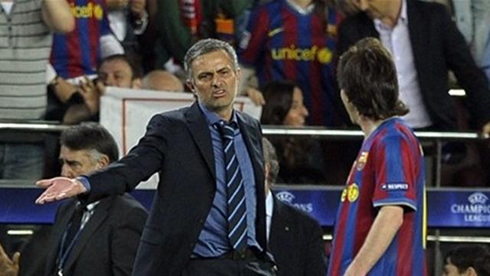 José Mourinho telling Lionel Messi to behave, in Inter Milan vs Barça