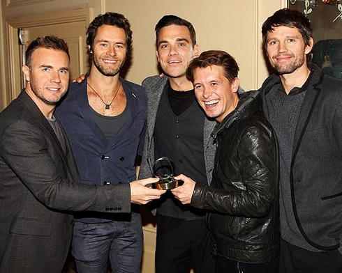 Robbie Williams in Take That reunion, in family photo at 2012-2013