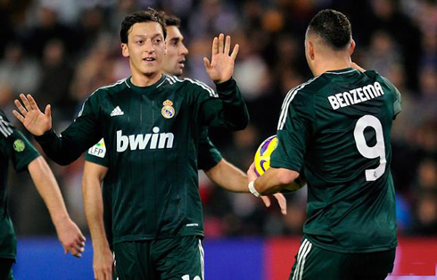 Mesut Ozil thanking Karim Benzema for his assist, in Valladolid vs Real Madrid, for La Liga 2012-2013