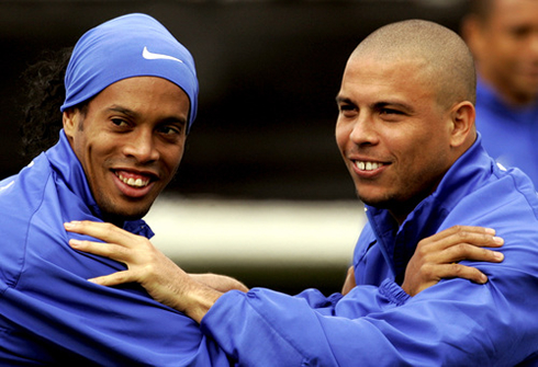 Ronaldinho and Ronaldo Phenomenon, in a Brazil training session