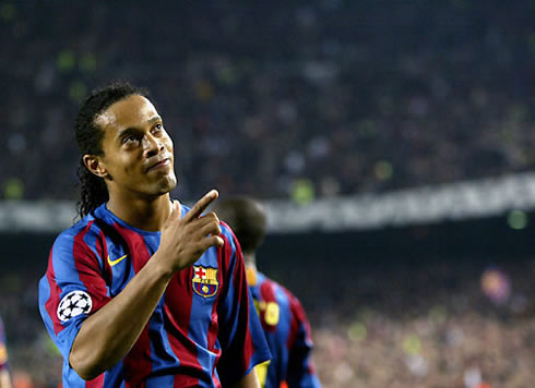 Ronaldinho dedicating his goal to someone dead, in a soccer game for Barcelona
