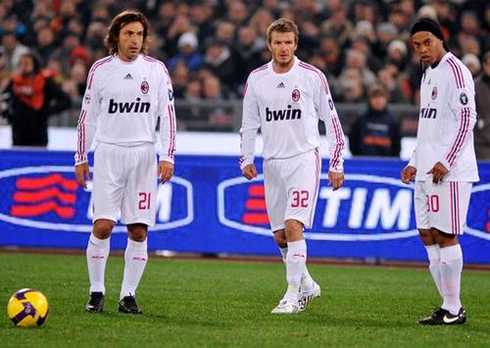 Ronaldinho next to David Beckham and Andrea Pirlo, in AC Milan