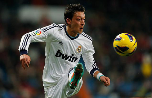 Mesut Ozil making an ugly face during a game for Real Madrid, in 2012-2013