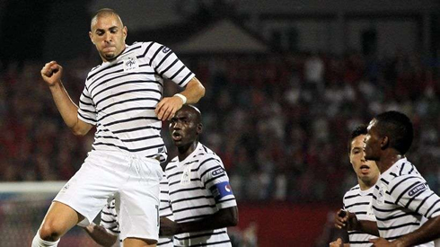 Karim Benzema playing for France, with the new jersey and kit with stripes, for 2012-2013