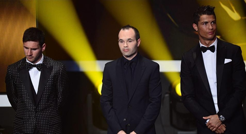 Cristiano Ronaldo, Lionel Messi and Iniesta, next to each other on stage, at the FIFA Balon d'Or 2012