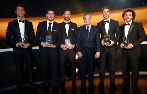 Cristiano Ronaldo with Casillas, Xabi Alonso, Florentino Pérez, Sergio Ramos and Marcelo, Real Madrid entire committee, at the FIFA Balon d'Or 2012