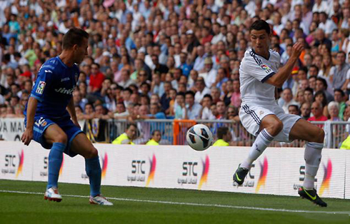 Cristiano Ronaldo magic at the Santiago Bernabéu, in a Real Madrid vs Valencia game