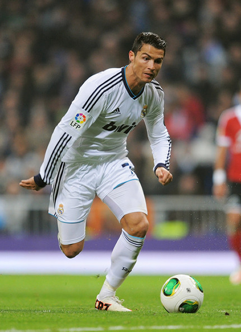 Cristiano Ronaldo unorthodox running style in football