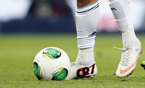 Cristiano Ronaldo wearing the new Nike CR Mercurial IX football boots, in a Real Madrid game in 2013