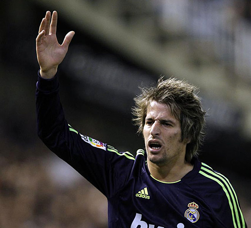 Fábio Coentrão, football and soccer player, with blond haircut and hair style, similar to Songoku from Dragon Ball