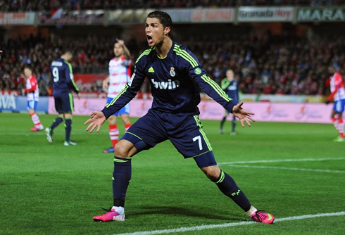 Cristiano Ronaldo wrath and energic reaction to a poor referee decision, in La Liga 2013