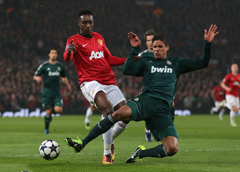 Raphael Varane master tackle against Welbeck, in Manchester United vs Real Madrid, in 2013