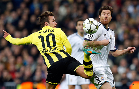 Mario Götze backheel magical touch, in Real Madrid vs Borussia Dortmund, in 2012-2013