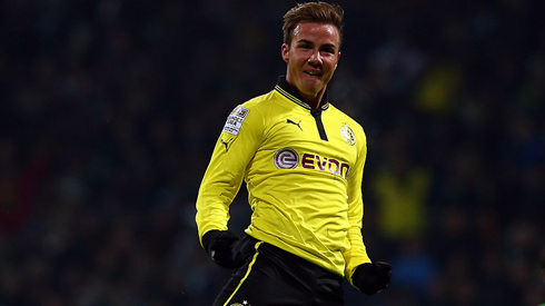 Mario Götze goal celebrations, in Borussia Dortmund 2013-2014