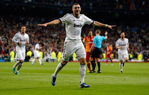 Karim Benzema trademark goal celebration, in Real Madrid vs Galatasaray, in 2013