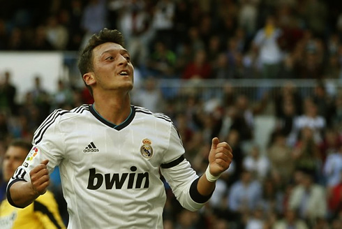 Mesut Ozil celebrating a goal in Real Madrid vs Betis, in 2013