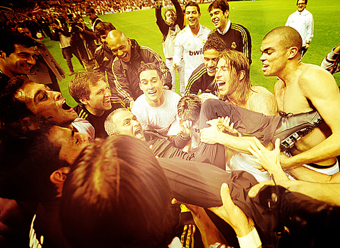 José Mourinho being lifted by Real Madrid players, after winning La Liga in 2012