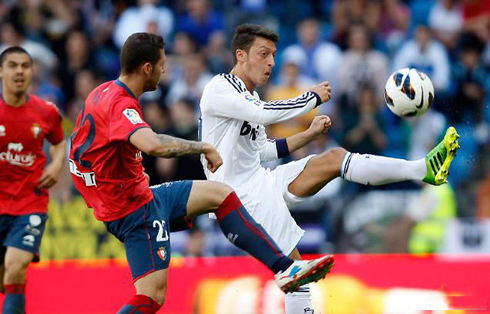 Mesut Ozil ball control in Real Madrid vs Osasuna