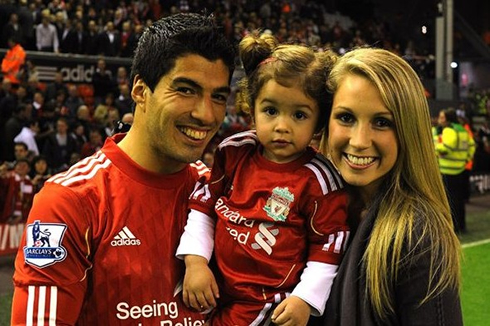 Luis Suárez with his girlfriend Sofia Balbi and their daughter Delfina