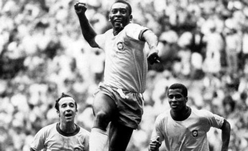 Pelé on a black and white photo, in the Brazilian National Team
