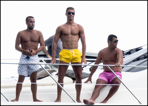 Cristiano Ronaldo on vacations in Miami, shirtless and showing off his body and muscles in 2013