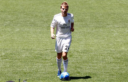 Asier Illarramendi wearing the new Real Madrid jersey for 2013-2014, number 24