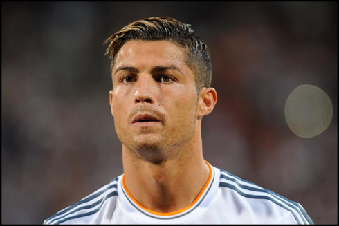 Cristiano Ronaldo hesitating between Real Madrid and Manchester United