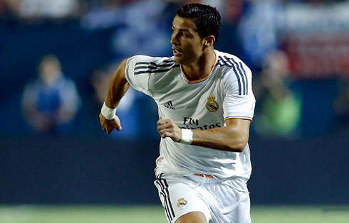 Cristiano Ronaldo sprinting in Real Madrid 2013-2014