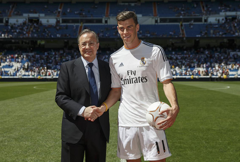 Gareth Bale handshake to Real Madrid president, Florentino Pérez