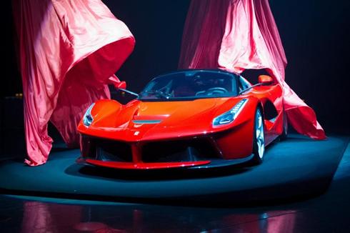 Ferrari La Ferrari unveiled in 2013