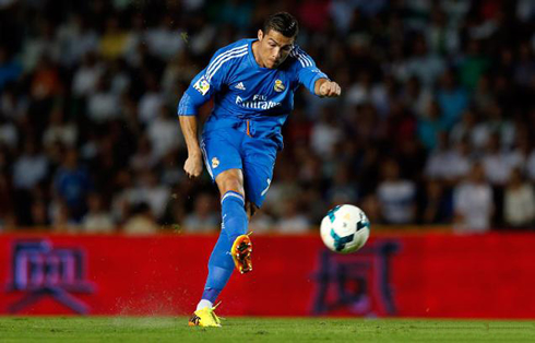 Cristiano Ronaldo free kick shot, in La Liga 2013-2014