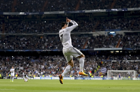 Cristiano Ronaldo making the Torero jump, in Real Madrid 2-1 Juventus