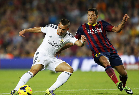 Jesé Rodríguez scoring for Real Madrid against Barcelona, in 2013-2014