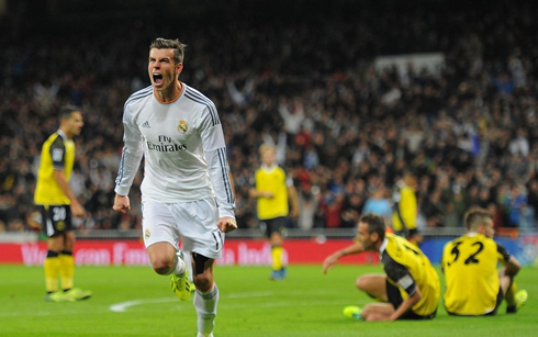 Gareth Bale scoring and celebrating at the Santiago Bernabéu, in 2013-2014