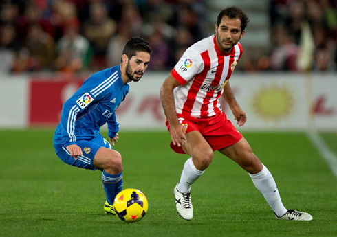 Isco playing for Real Madrid against Almería, in La Liga 2013-2014