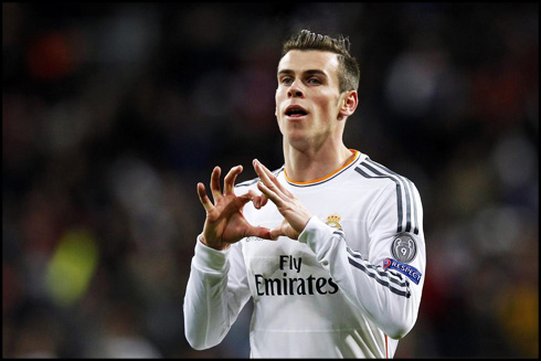Gareth Bale heart gesture goal celebration, in Real Madrid 2013-2014