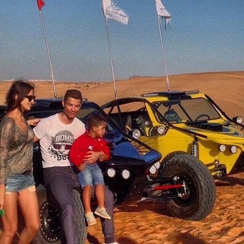 Cristiano Ronaldo with Irina Shayk and his son Cristiano Junior, in Dubai desert