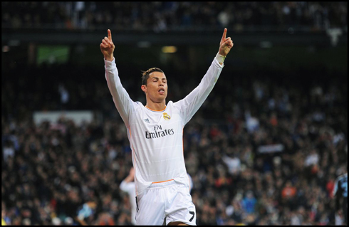 Cristiano Ronaldo dedicates his goal for Real Madrid to Eusébio