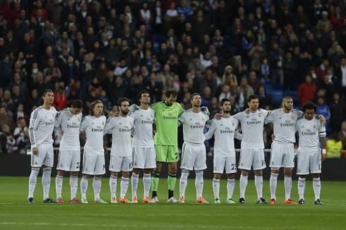 Real Madrid respecting 1 minute of silence for Eusébio