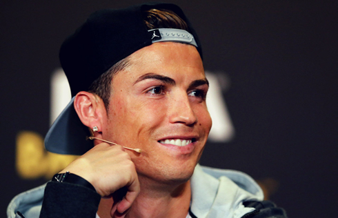 Cristiano Ronaldo at the press conference of the FIFA Ballon d'Or 2013, photo 2