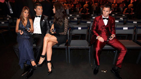 Cristiano Ronaldo with Irina Shayk and Antonella Roccuzzo, with Messi left all alone in the FIFA Ballon d'Or 2013 ceremony
