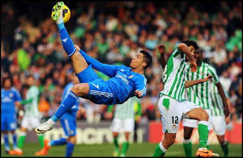 Cristiano Ronaldo overhead and bicycle kick, in Real Madrid 2014