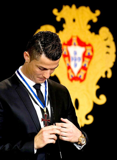 Cristiano Ronaldo proud to be Portuguese and showing off his new golden watch