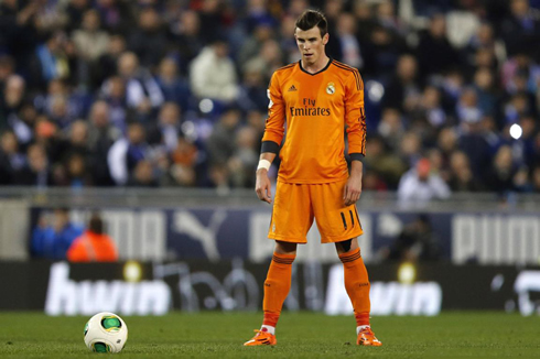 Gareth Bale free-kick stance
