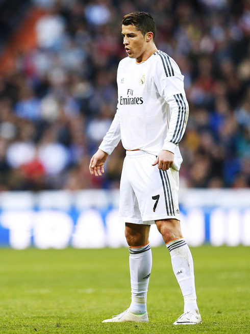 Cristiano Ronaldo inhale before a free-kick