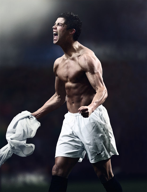 Cristiano Ronaldo shirtless