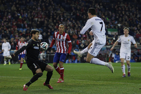 Cristiano Ronaldo karate strike, in Atletico vs Real Madrid