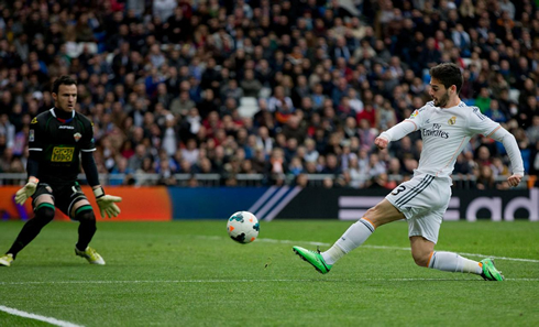 Isco scoring in Real Madrid 3-0 Elche