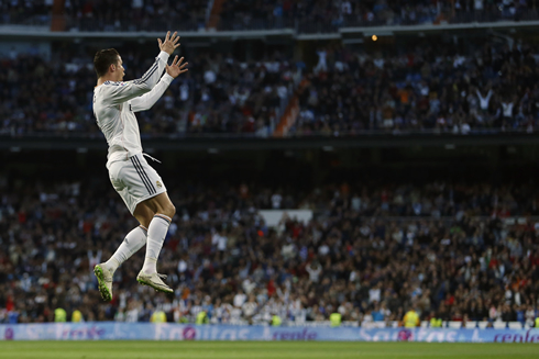 Cristiano Ronaldo scores the opener in Real Madrid 3-0 Levante
